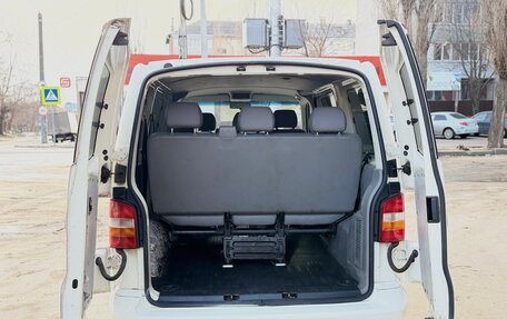 Volkswagen Caravelle T5, 2006 год, 1 290 000 рублей, 38 фотография