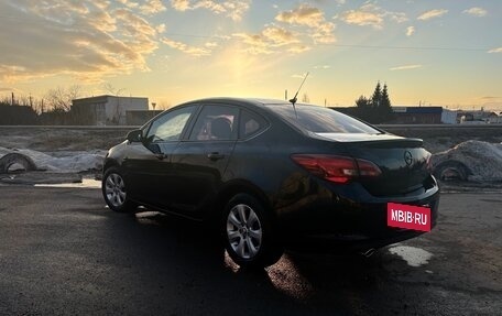 Opel Astra J, 2013 год, 910 000 рублей, 3 фотография