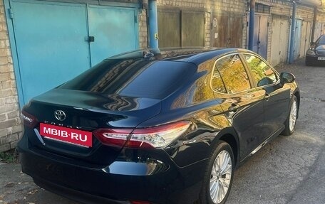 Toyota Camry, 2019 год, 2 650 000 рублей, 2 фотография