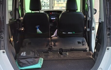 Toyota Roomy I, 2021 год, 1 350 000 рублей, 8 фотография