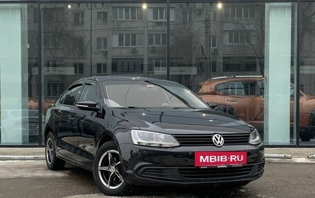 Volkswagen Jetta VI, 2013 год, 980 000 рублей, 3 фотография