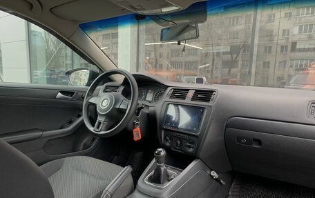 Volkswagen Jetta VI, 2013 год, 980 000 рублей, 10 фотография