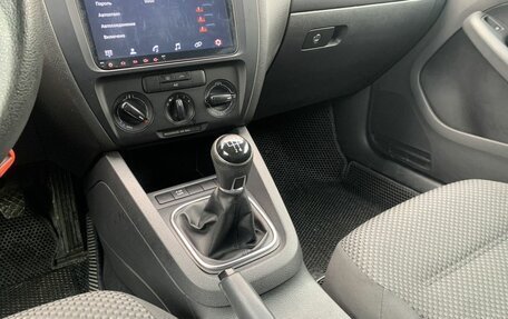 Volkswagen Jetta VI, 2013 год, 980 000 рублей, 12 фотография