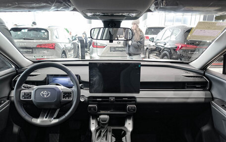 Toyota RAV4, 2025 год, 4 950 000 рублей, 14 фотография