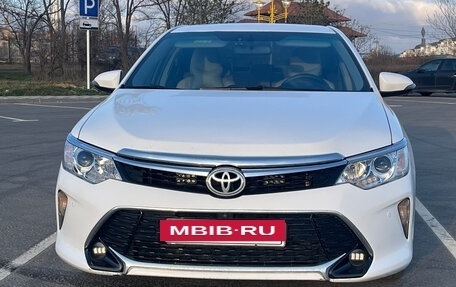 Toyota Camry, 2015 год, 1 950 000 рублей, 6 фотография