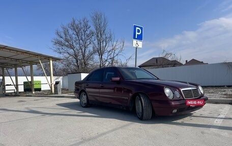 Mercedes-Benz E-Класс, 1996 год, 450 000 рублей, 3 фотография