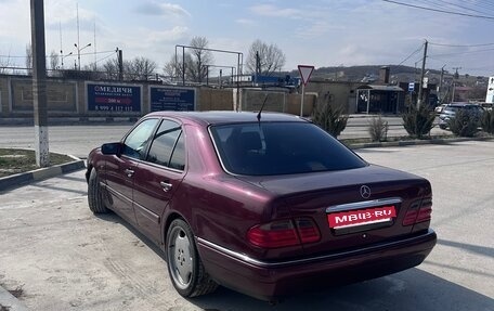 Mercedes-Benz E-Класс, 1996 год, 450 000 рублей, 6 фотография