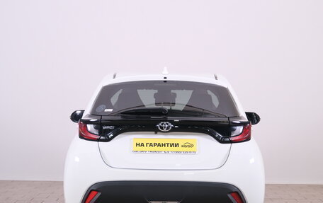 Toyota Yaris, 2021 год, 1 219 000 рублей, 6 фотография