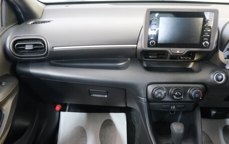 Toyota Yaris, 2021 год, 1 219 000 рублей, 17 фотография