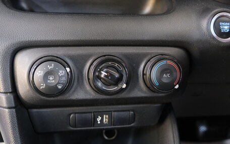 Toyota Yaris, 2021 год, 1 219 000 рублей, 15 фотография