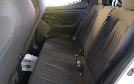 Toyota Yaris, 2021 год, 1 219 000 рублей, 21 фотография