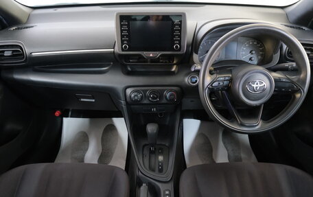 Toyota Yaris, 2021 год, 1 219 000 рублей, 13 фотография