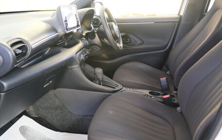 Toyota Yaris, 2021 год, 1 219 000 рублей, 19 фотография