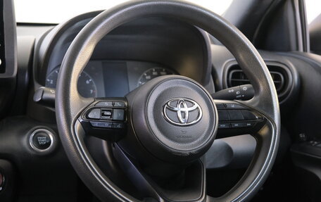 Toyota Yaris, 2021 год, 1 219 000 рублей, 12 фотография