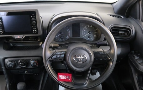 Toyota Yaris, 2021 год, 1 219 000 рублей, 11 фотография