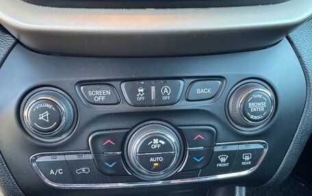 Jeep Cherokee, 2014 год, 1 550 000 рублей, 11 фотография