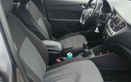 Hyundai Solaris II рестайлинг, 2018 год, 1 220 000 рублей, 5 фотография