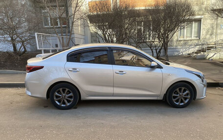 KIA Rio IV, 2021 год, 1 698 000 рублей, 4 фотография