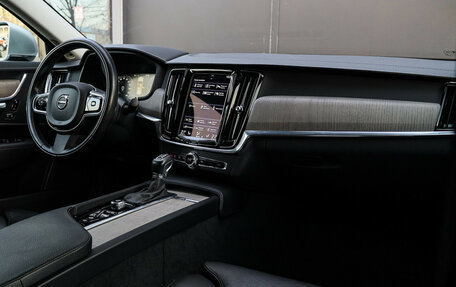 Volvo S90 II рестайлинг, 2021 год, 3 970 000 рублей, 7 фотография