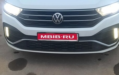 Volkswagen T-Roc I, 2022 год, 2 400 000 рублей, 1 фотография