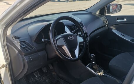 Hyundai Solaris II рестайлинг, 2011 год, 499 000 рублей, 13 фотография