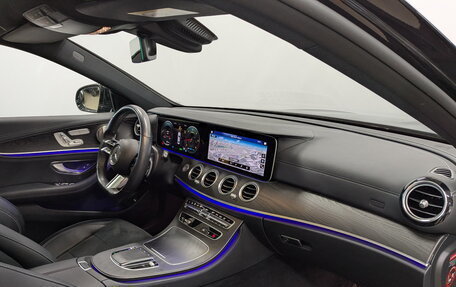 Mercedes-Benz E-Класс, 2022 год, 6 300 000 рублей, 11 фотография