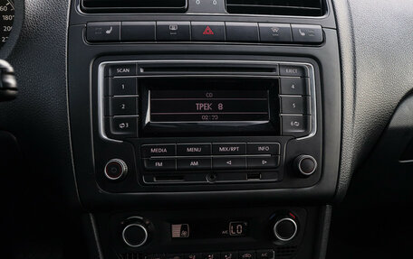 Volkswagen Polo VI (EU Market), 2015 год, 1 100 000 рублей, 13 фотография