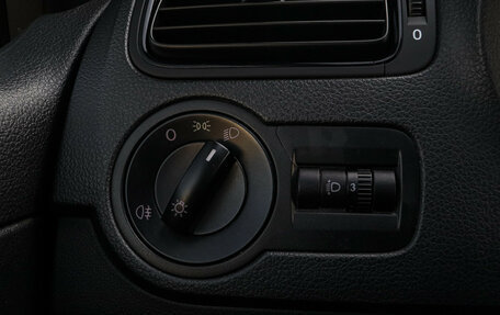 Volkswagen Polo VI (EU Market), 2015 год, 1 100 000 рублей, 15 фотография