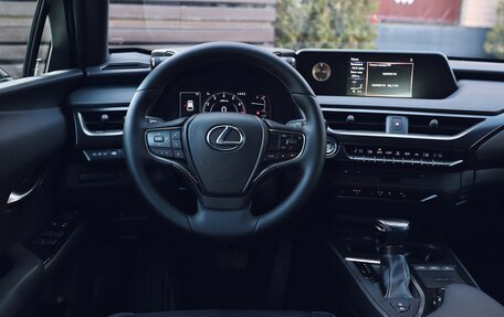 Lexus UX I, 2021 год, 3 100 000 рублей, 2 фотография