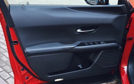 Lexus UX I, 2021 год, 3 100 000 рублей, 12 фотография