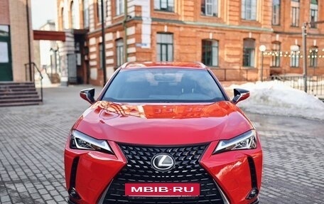 Lexus UX I, 2021 год, 3 100 000 рублей, 3 фотография