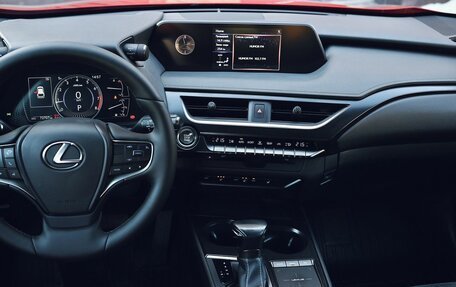 Lexus UX I, 2021 год, 3 100 000 рублей, 25 фотография