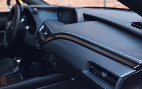 Lexus UX I, 2021 год, 3 100 000 рублей, 34 фотография