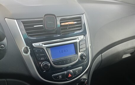 Hyundai Solaris II рестайлинг, 2013 год, 750 000 рублей, 6 фотография