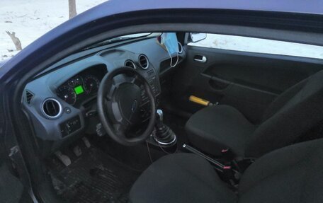 Ford Fiesta, 2006 год, 260 000 рублей, 3 фотография