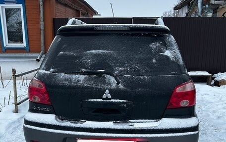 Mitsubishi Outlander III рестайлинг 3, 2007 год, 750 000 рублей, 4 фотография