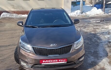 KIA Rio III рестайлинг, 2015 год, 950 000 рублей, 2 фотография