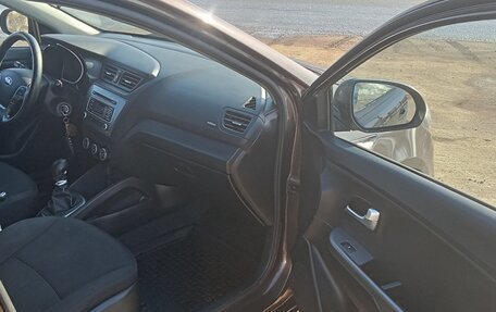 KIA Rio III рестайлинг, 2015 год, 950 000 рублей, 15 фотография