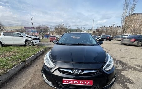 Hyundai Solaris II рестайлинг, 2013 год, 645 000 рублей, 1 фотография