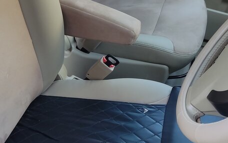 Nissan Lafesta I, 2004 год, 650 000 рублей, 24 фотография