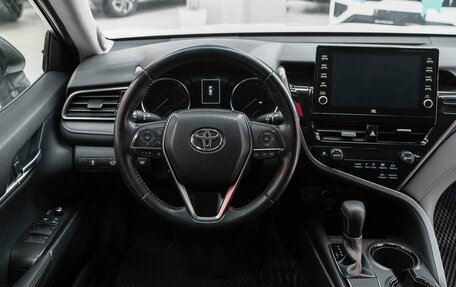 Toyota Camry, 2021 год, 2 850 000 рублей, 14 фотография