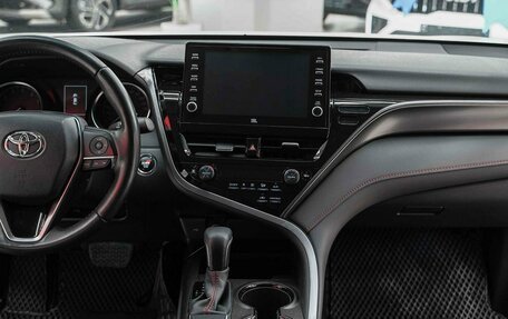 Toyota Camry, 2021 год, 2 850 000 рублей, 13 фотография