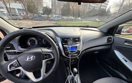 Hyundai Solaris II рестайлинг, 2013 год, 645 000 рублей, 6 фотография