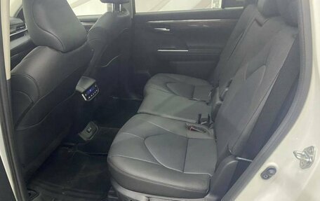 Toyota Highlander, 2026 год, 5 799 000 рублей, 15 фотография