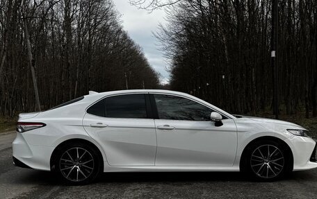 Toyota Camry, 2018 год, 2 100 000 рублей, 2 фотография