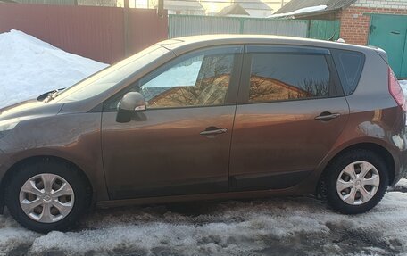 Renault Scenic III, 2010 год, 700 000 рублей, 2 фотография