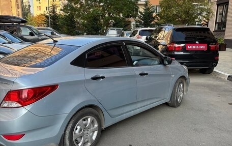 Hyundai Solaris II рестайлинг, 2012 год, 800 000 рублей, 5 фотография