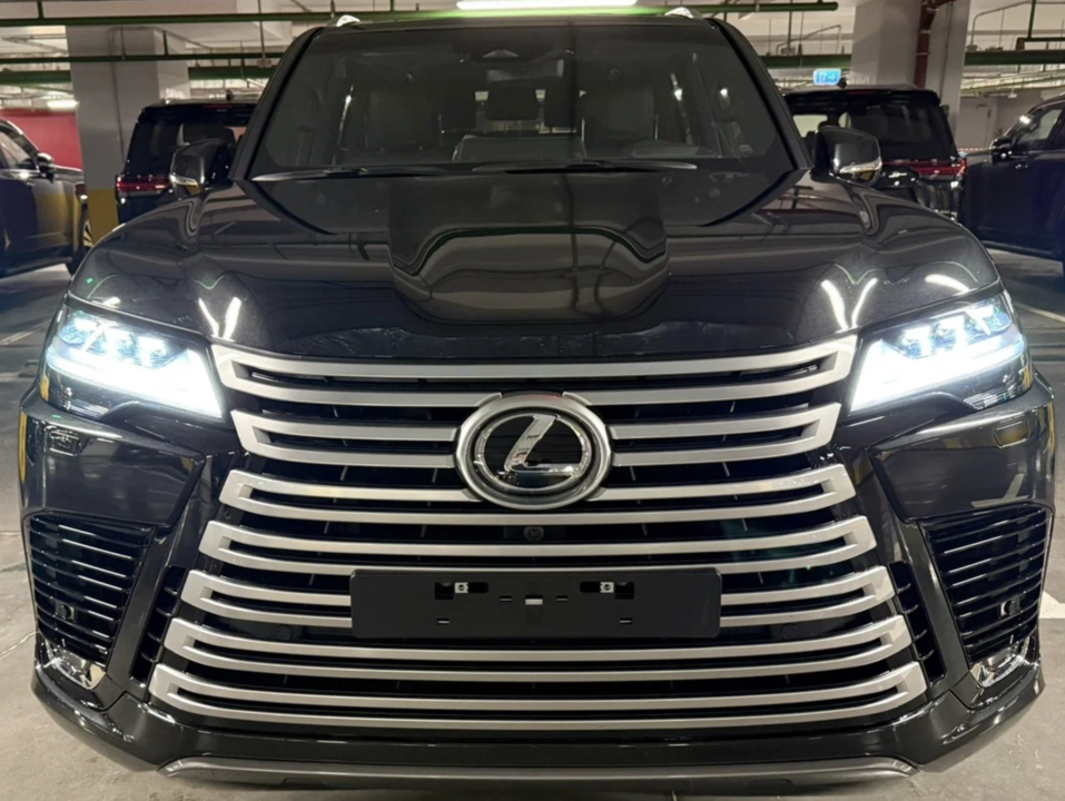 Lexus LX III рестайлинг 2, 2025 год, 19 000 000 рублей, 2 фотография