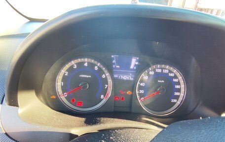 Hyundai Solaris II рестайлинг, 2013 год, 780 000 рублей, 1 фотография