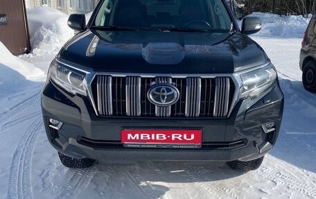 Toyota Land Cruiser Prado 150 рестайлинг 2, 2022 год, 5 500 000 рублей, 1 фотография